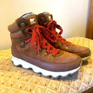 Sorel Kinetic Conquest Boots size 9